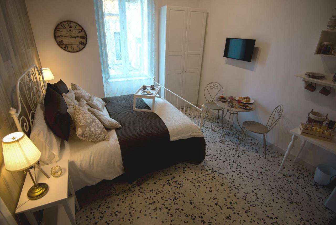 Elegant B&B - Il Vicolo Storico Salerno Exterior photo